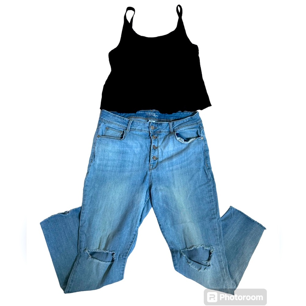 ☀️ 2pc set Black cropped tank size L and distressed jeans size 14 - Picture 1 of 4